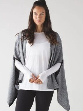 Lululemon Vinyasa Wrap Scarf Heathered Gray Black Ziggy Herringbone One Size NWT